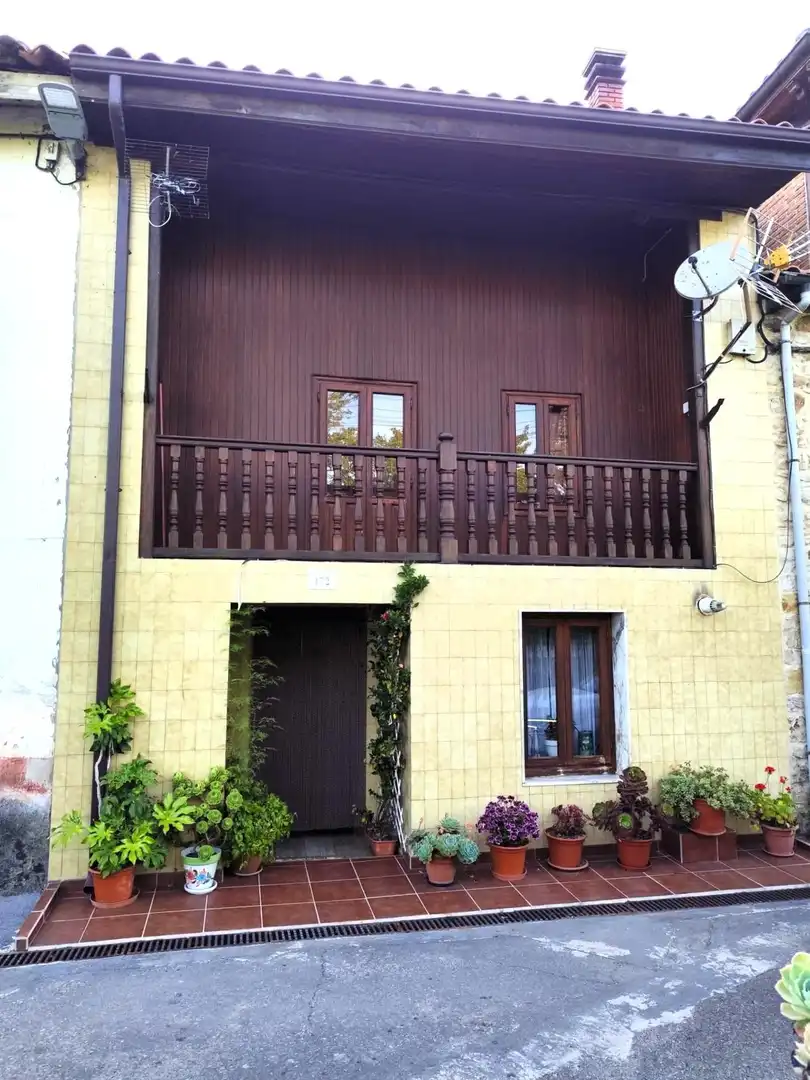 Vista exterior de Casa o chalet en venta en Villaescusa (Cantabria) con Jardín privado, Trastero y Balcón
