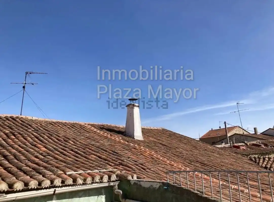 Vista exterior de Casa o xalet en venda en Monterrubio de Armuña amb Terrassa