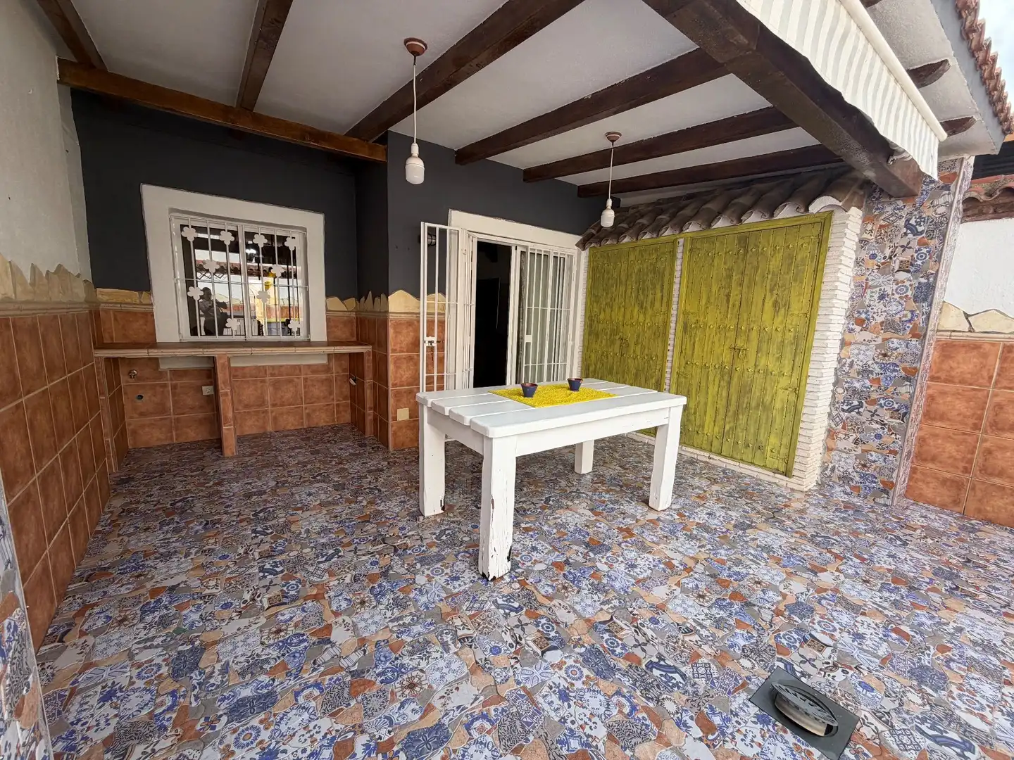 Terrassa de Casa adosada en venda en Algeciras amb Aire condicionat i Traster