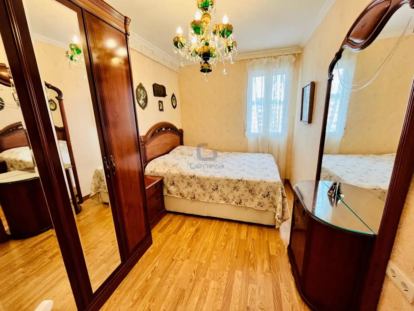 Habitación de Piso en venta en Alicante / Alacant con Aire acondicionado, Terraza y Amueblado