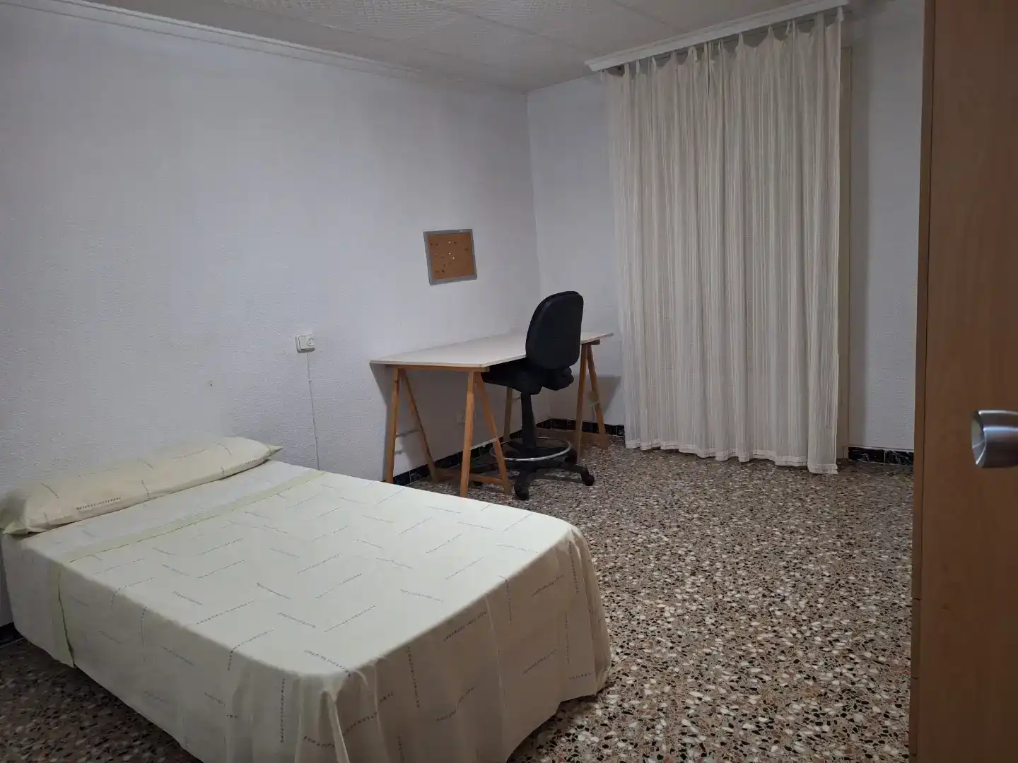 Bedroom of Flat for rent in Elche / Elx  with Furnished, Oven and Washing machine