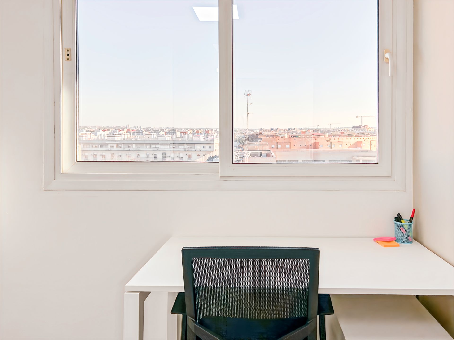 Office to rent in  Sevilla Capital  with Air Conditioner, Heating and Furnished