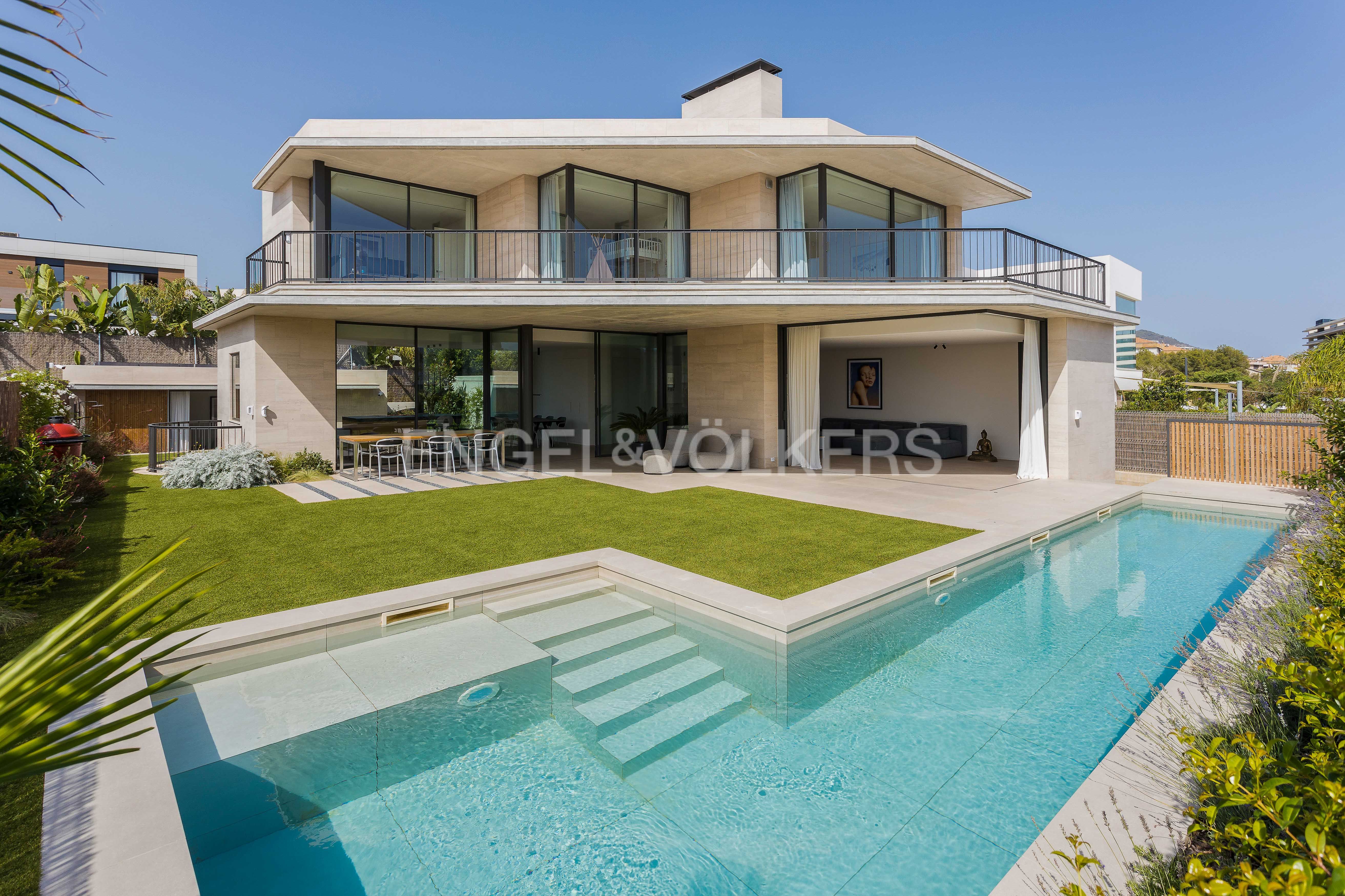 Exterior view of Country house to rent in Sitges  with Air Conditioner, Heating and Private garden