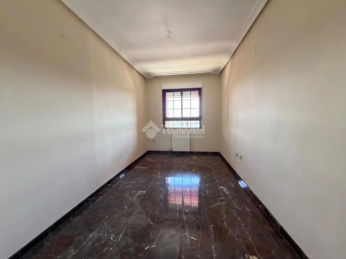 Wohnung zum Verkauf in Jaén mit Terrasse