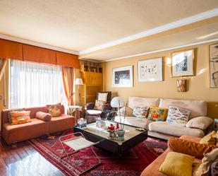 Living room of Apartment for sale in  Madrid Capital  with Air Conditioner, Terrace and Balcony