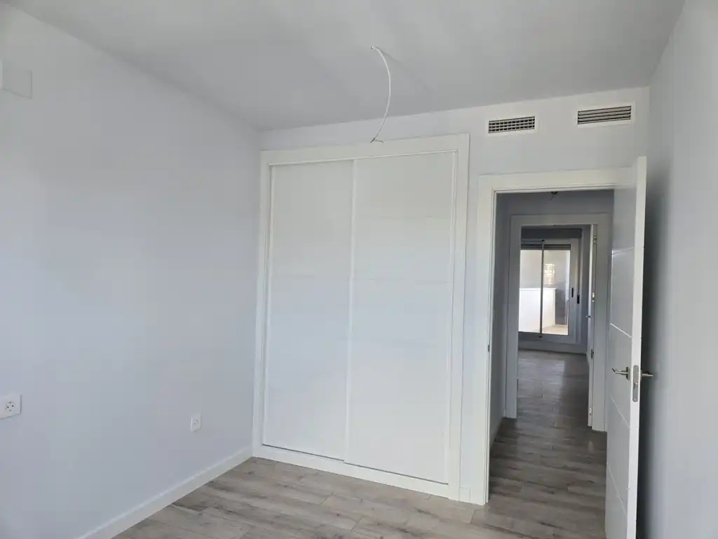 Habitación de Apartamento en venta en Torremolinos con Aire acondicionado, Terraza y Internet