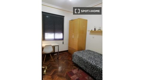 Photo 3 of Room in Gros, Donostia - San Sebastián