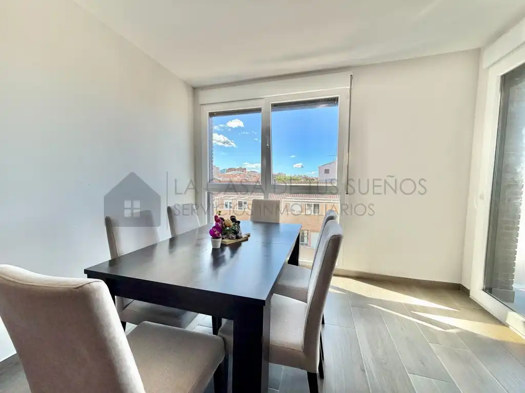 Piso en venta en Calle Azorin, El Mercado - Plaza de Toros