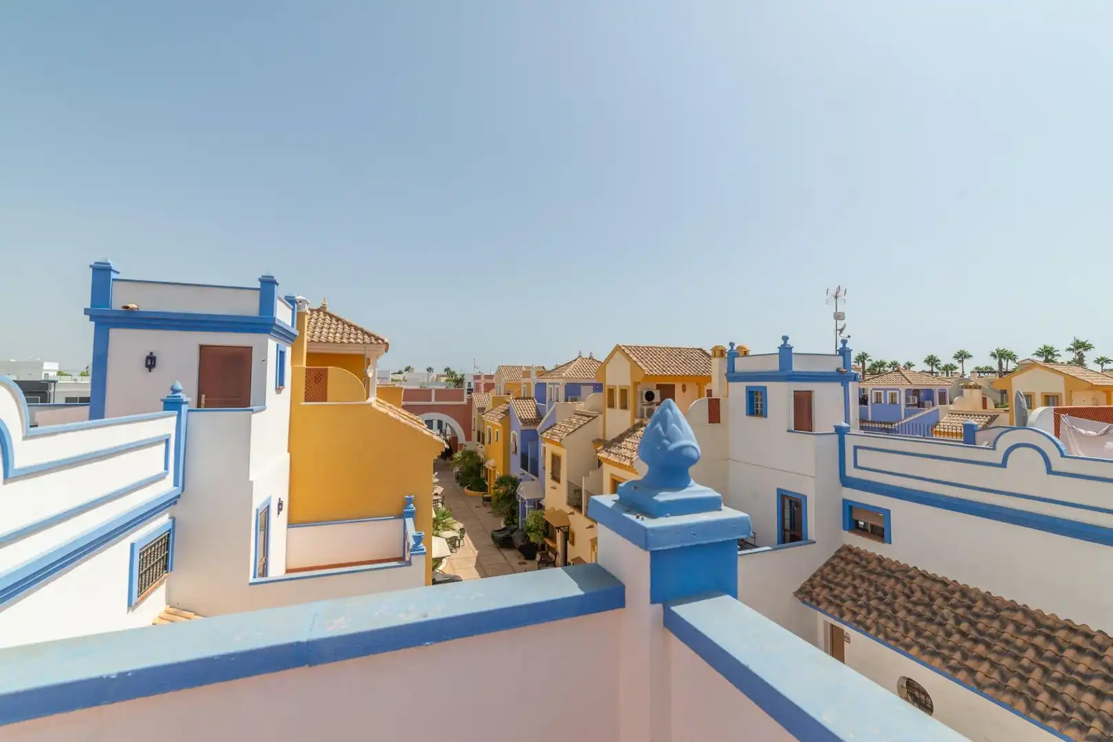 Außenansicht von Einfamilien-Reihenhaus zum Verkauf in San Javier mit Klimaanlage, Heizung und Privatgarten