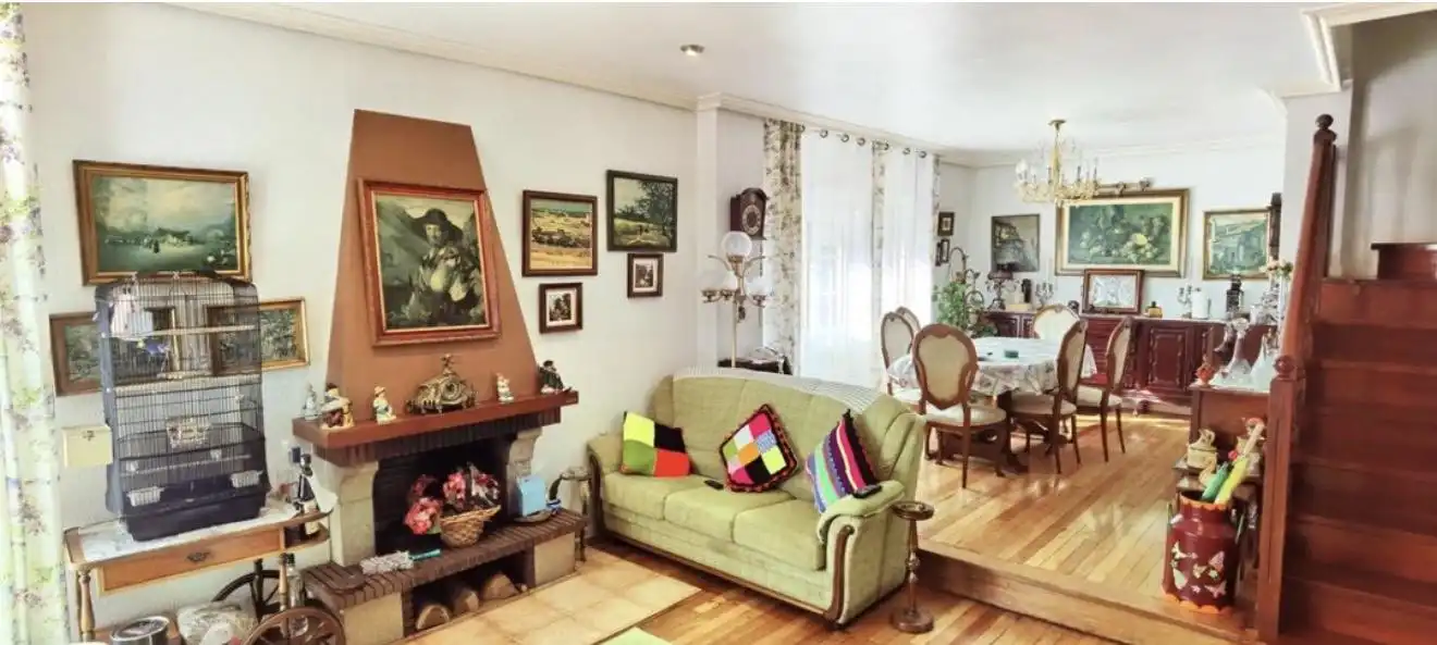 Sala de estar de Finca rústica en venta en Gijón  con Calefacción y Jardín privado