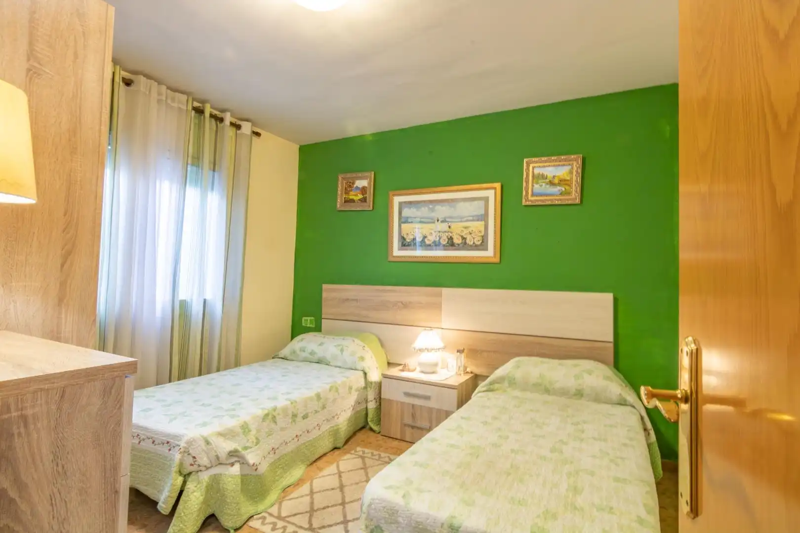 Schlafzimmer von Dachboden zum Verkauf in Terrassa mit Terrasse und Balkon