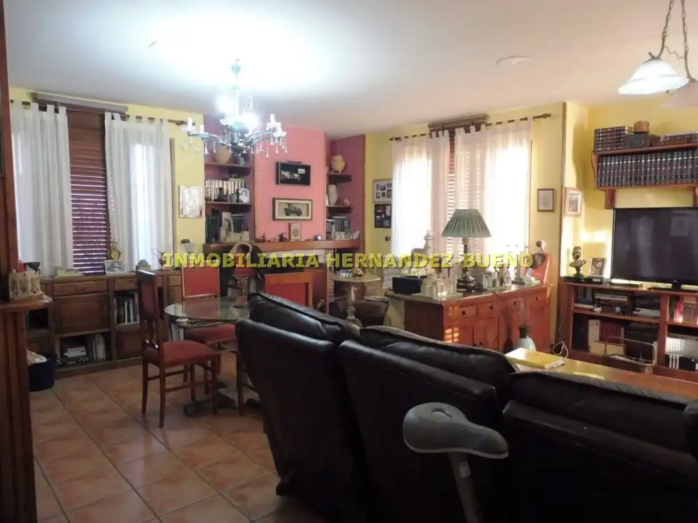 Sala d'estar de Edifici en venda en Huerta