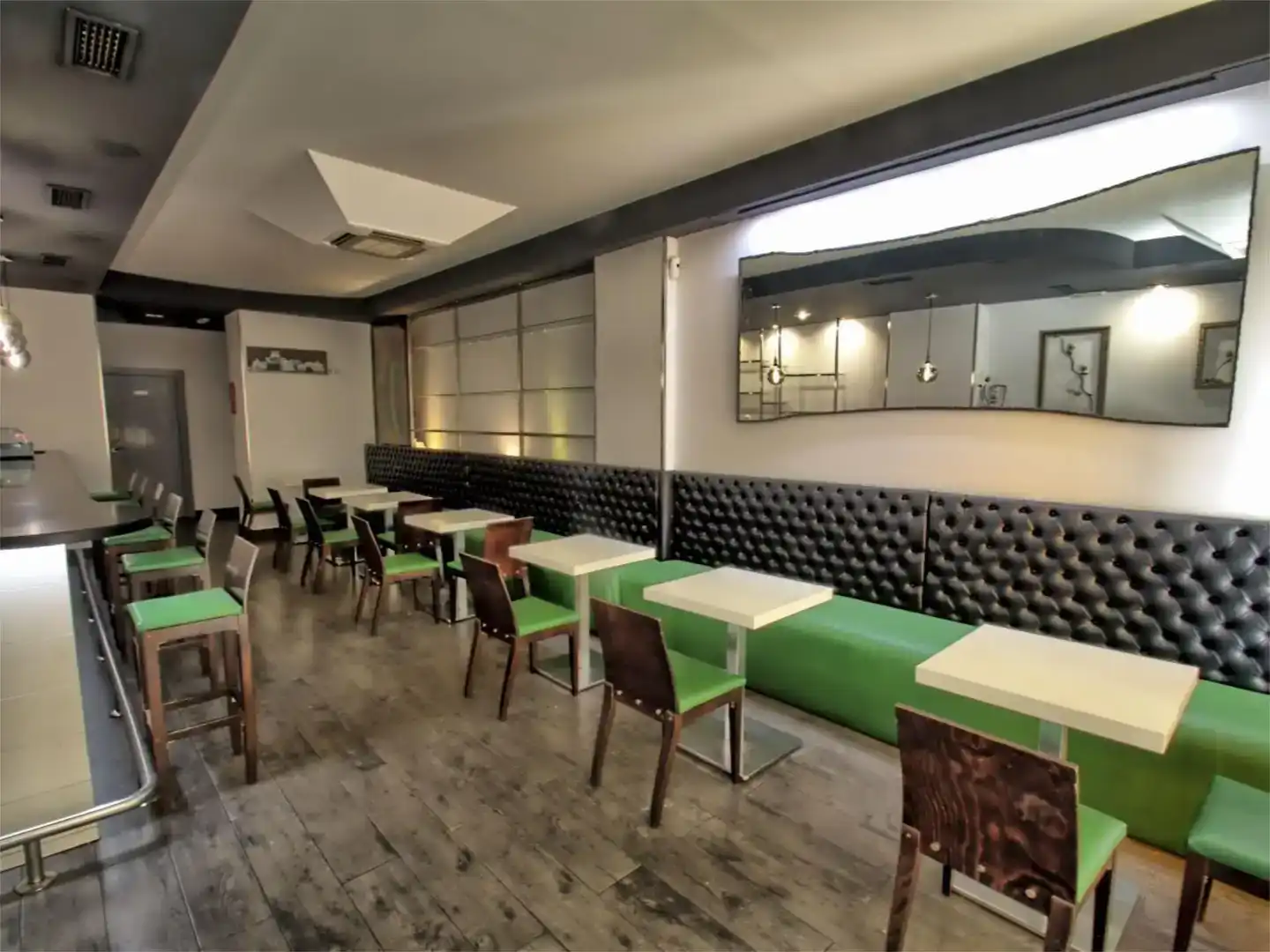 Comedor de Local de alquiler en León Capital  con Aire acondicionado y Amueblado