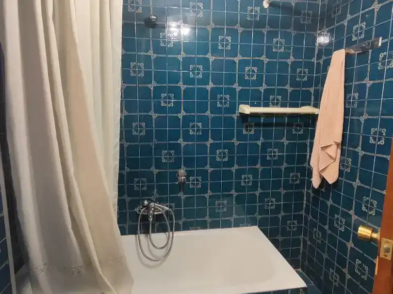 Badezimmer von Wohnung zum Verkauf in Ronda mit Klimaanlage und Balkon