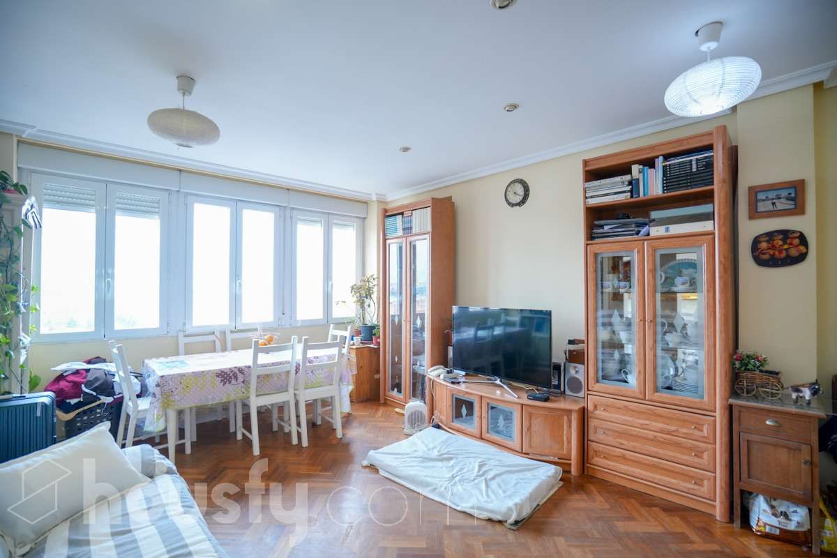 Flat for sale in Calle de Lillo, Los Ángeles