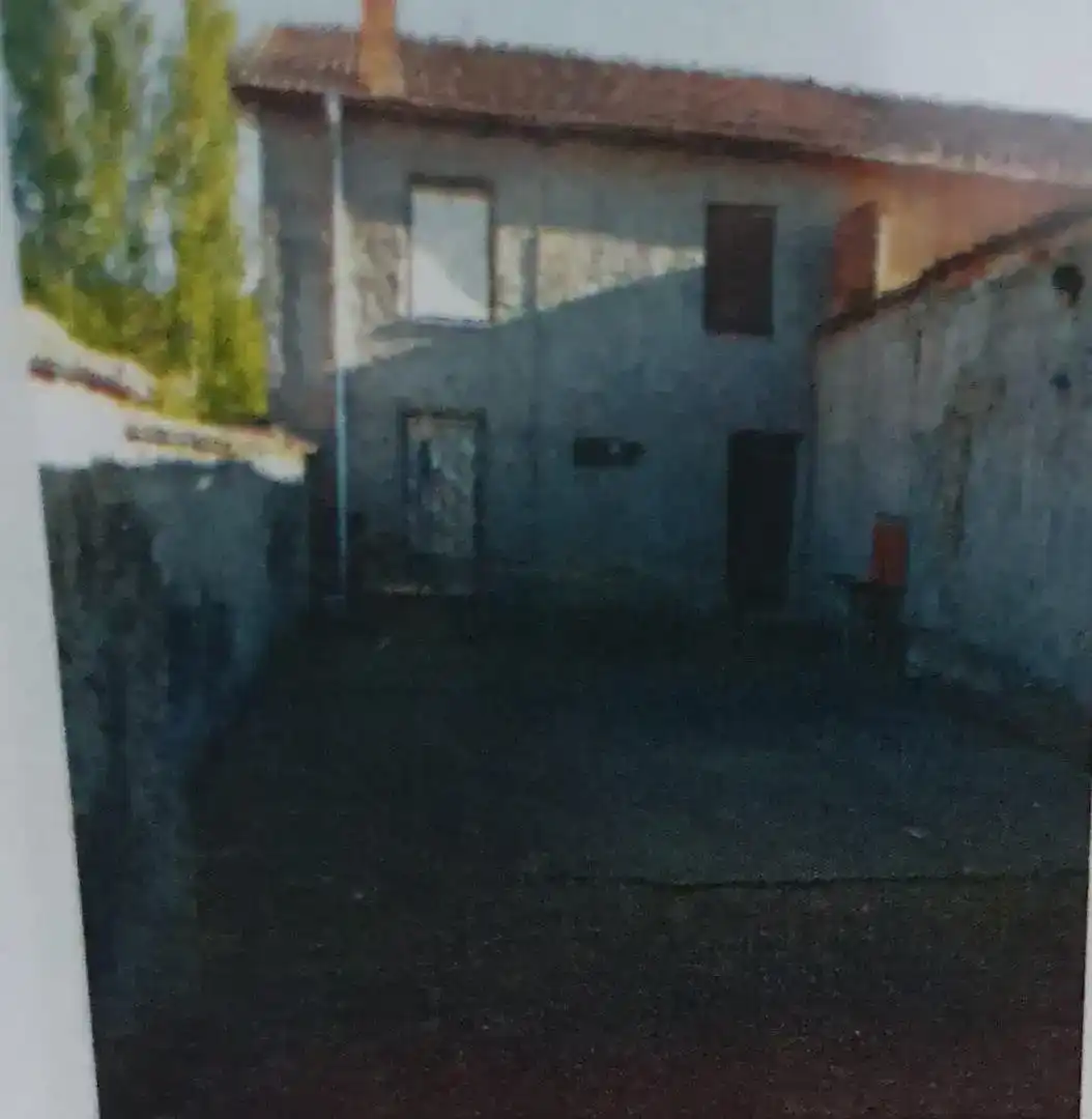 Vista exterior de Casa adosada en venda en Chozas de Abajo amb Moblat i Rentadora