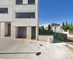 Vista exterior de Casa adosada en venda en La Bisbal d'Empordà
