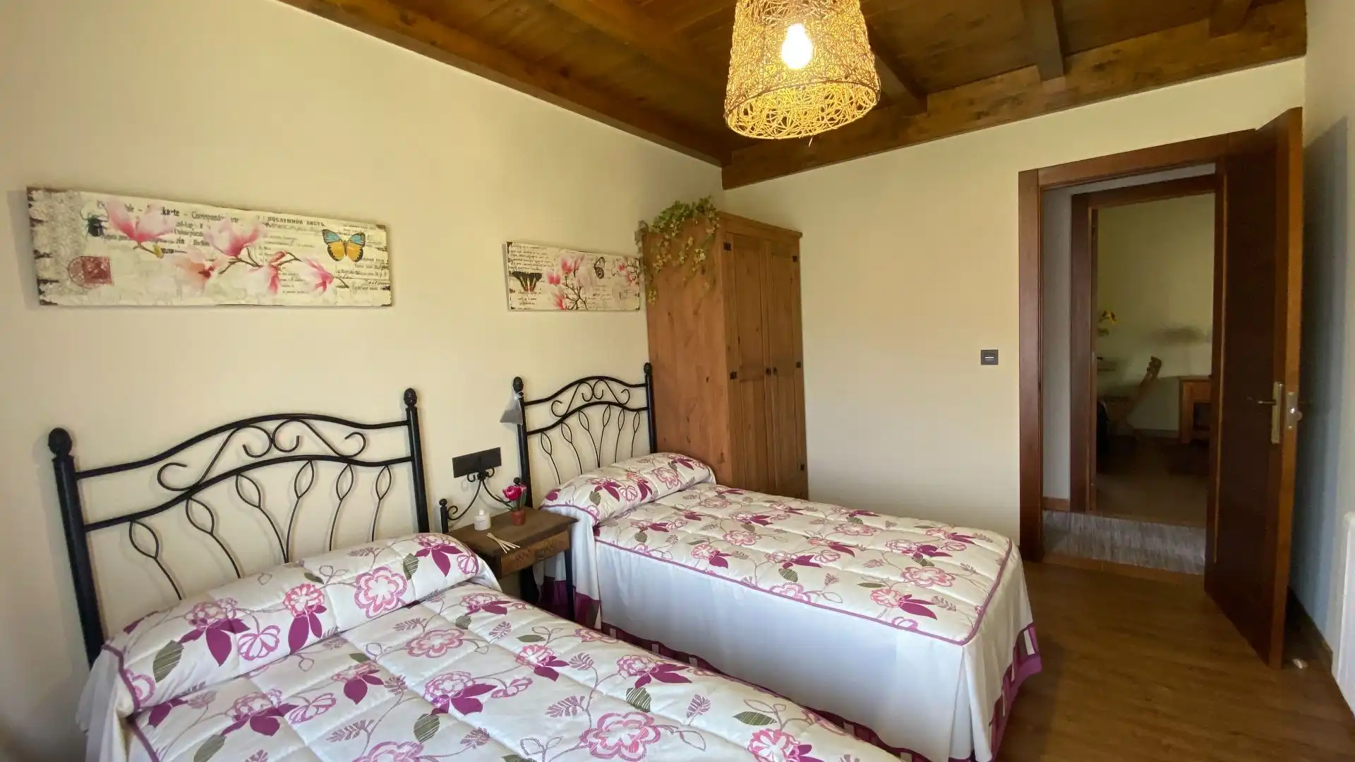 Dormitori de Casa o xalet en venda en Parres amb Calefacció, Jardí privat i Traster