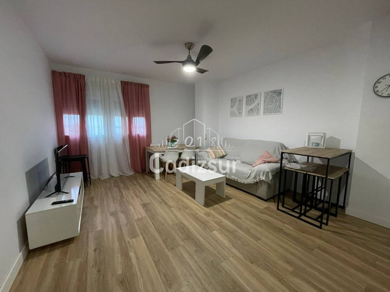 Sala d'estar de Casa o xalet en venda en San Fernando amb Terrassa i Moblat