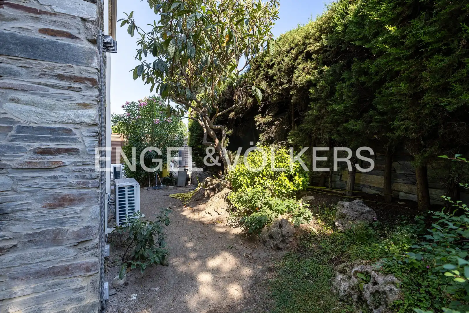 Houses for rent in Madrid  with Air Conditioner, Heating and Private garden