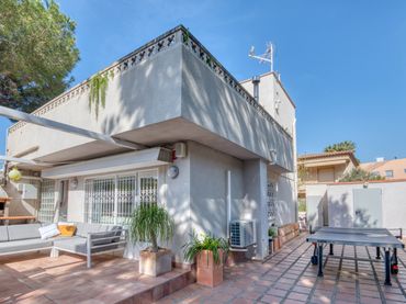 Maison mitoyenne avec jardin à vendre à Carrer Sant Esteve