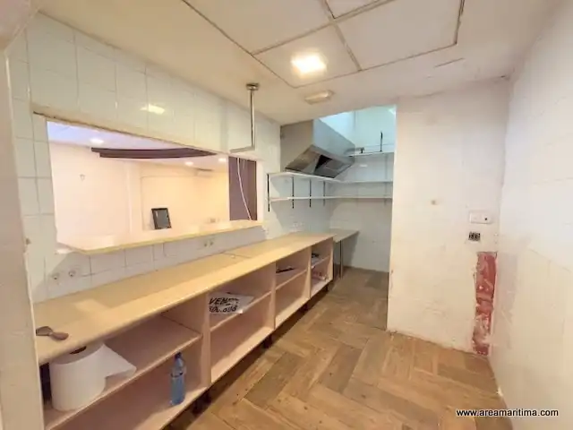 Cocina de Local en venta en Valencia con Aire acondicionado y Terraza