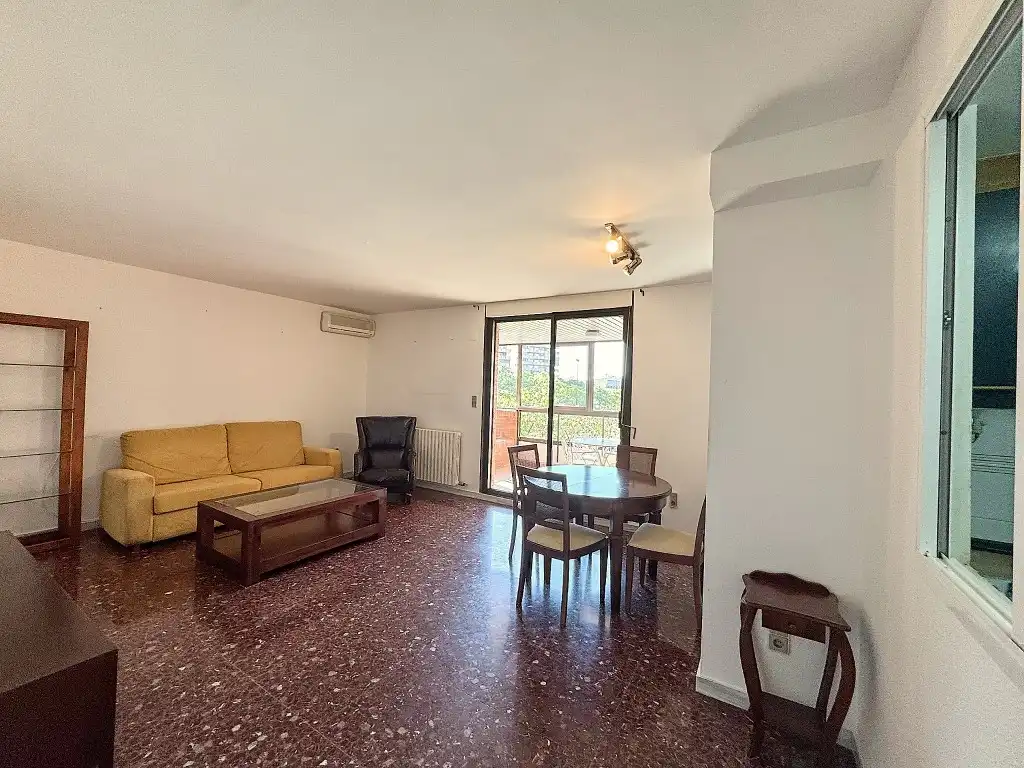 Sala d'estar de Pis en venda en Zaragoza amb Jardí privat