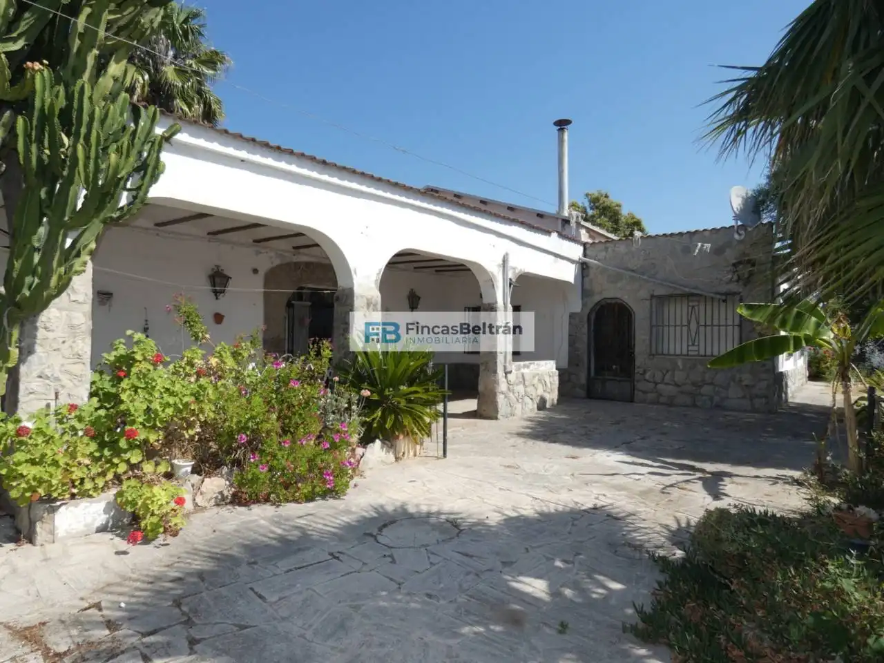 Vista exterior de Finca rústica en venda en Benicarló amb Jardí privat i Terrassa