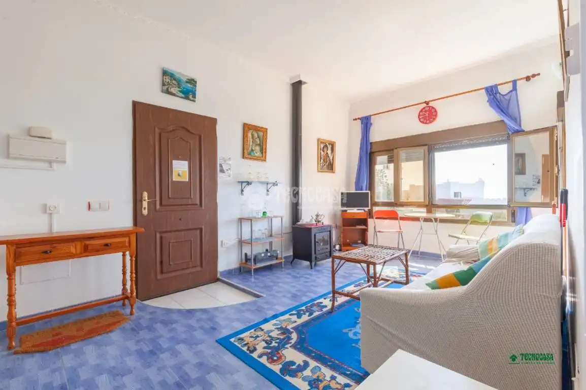 Detached homes for sale in C. Eduardo VII, Castell del Rey