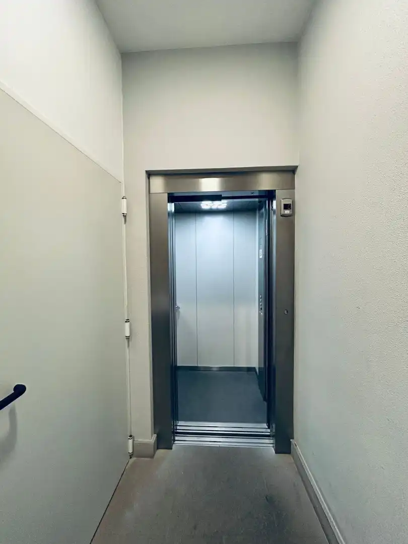 Büro zur Miete in A Coruña Capital  mit Heizung