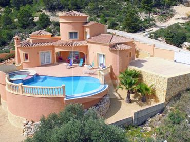 Villa con piscina in vendita a Partides comunes - Adsubia