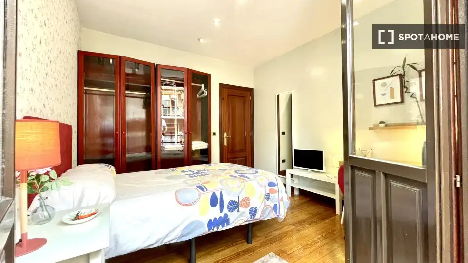 Room in Abandoibarra - Guggenheim