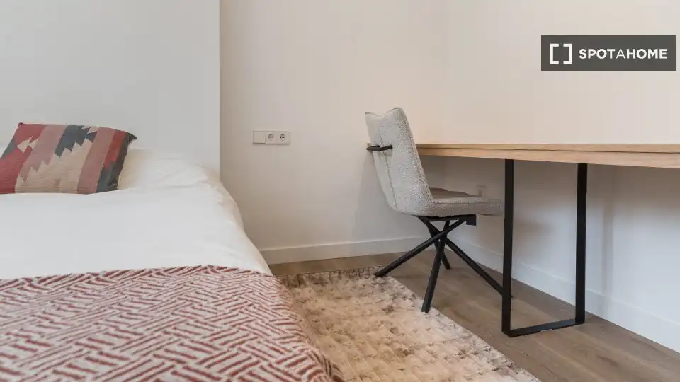 Bedroom of Flat for share in Centro