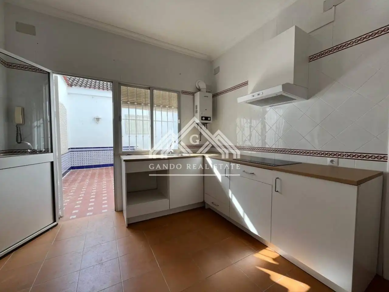 Cuina de Casa o xalet en venda en Dos Hermanas amb Terrassa