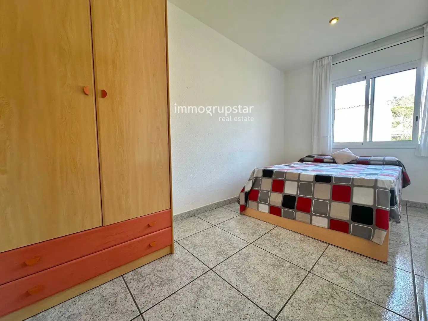 Schlafzimmer von Einfamilien-Reihenhaus zum Verkauf in Castell d'Aro, Platja d'Aro i s'Agaró mit Klimaanlage, Heizung und Terrasse