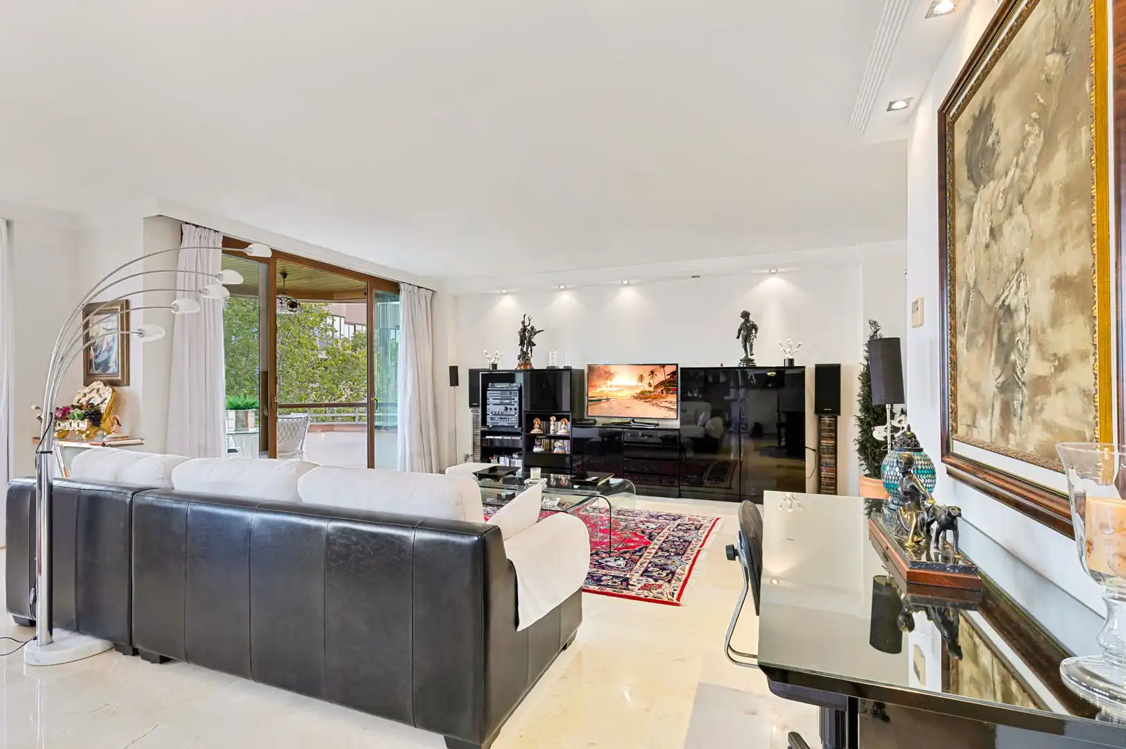 Living room of Flat for sale in Marbella  with Air Conditioner, Heating and Terrace