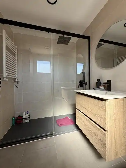 Badezimmer von Wohnung zum Verkauf in Madrid mit Klimaanlage, Heizung und Schwimmbad