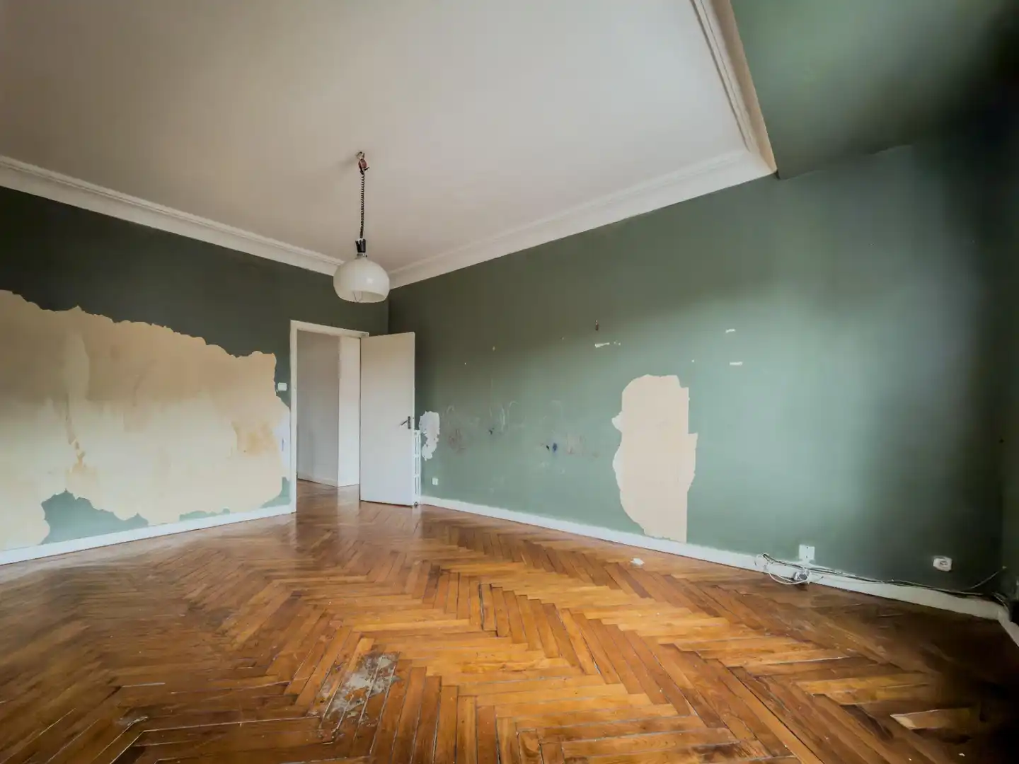 Menjador de Pis en venda en Torrelavega  amb Calefacció, Parquet i Traster