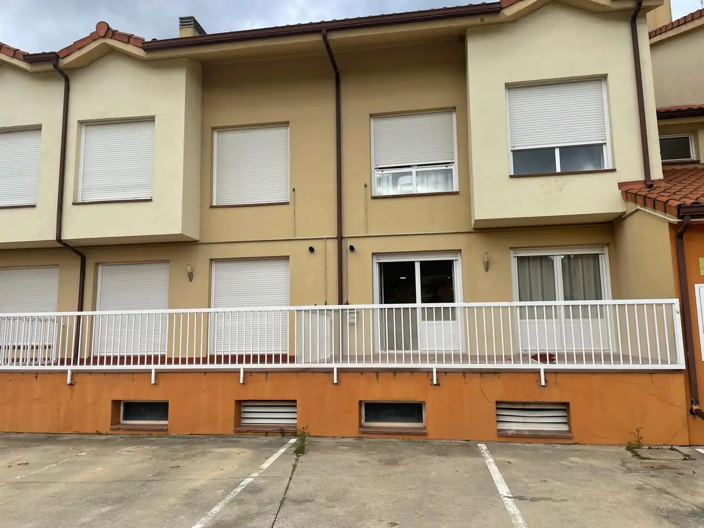Vista exterior de Apartament en venda en Cuzcurrita de Río Tirón amb Calefacció, Terrassa i Moblat