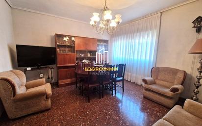 Living room of Flat for sale in  Logroño  with Terrace and Balcony