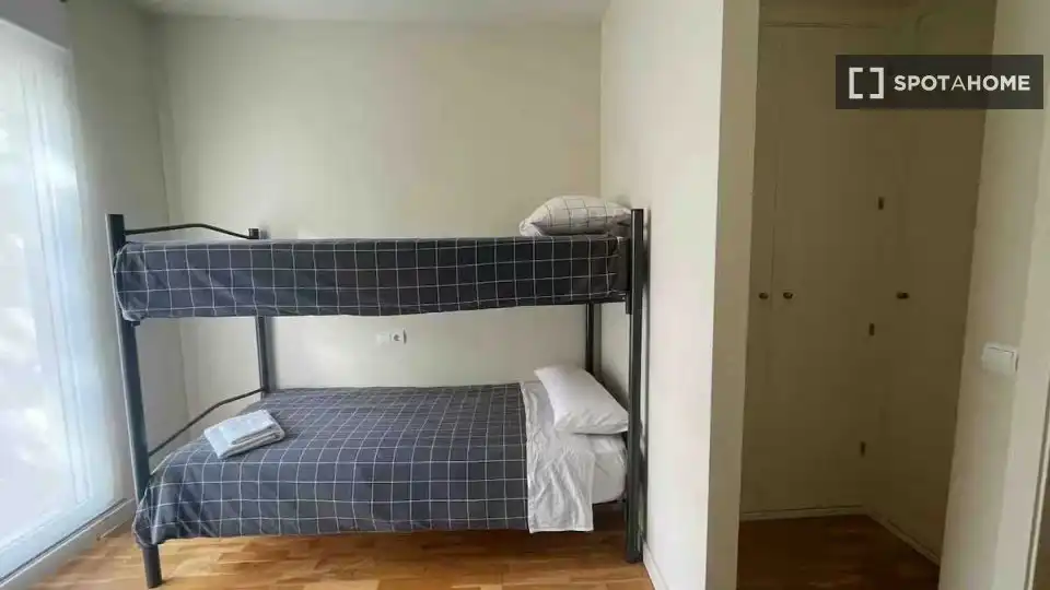 Habitación de Apartamento para compartir en Málaga con Aire acondicionado, Terraza y Amueblado