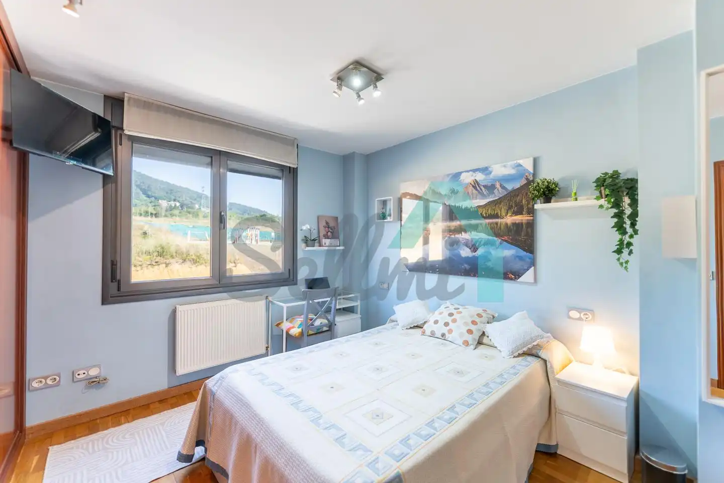Bedroom of Flat for share in HUCA - La Cadellada