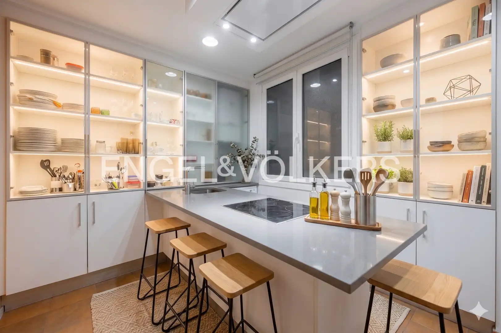 Kitchen of Flat for sale in Donostia - San Sebastián   with Heating and Balcony