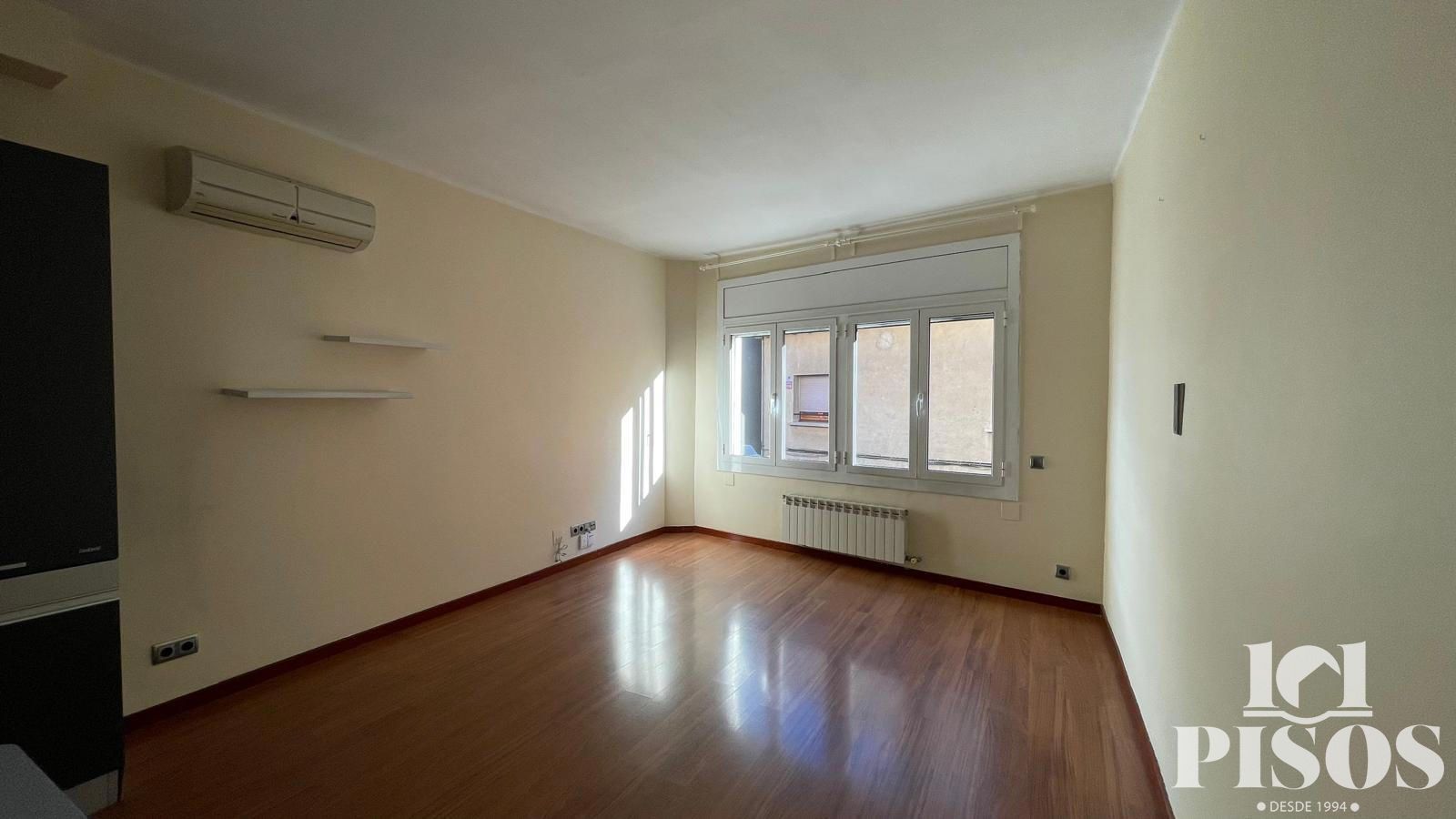 Living room of Flat to rent in Sant Cugat del Vallès  with Air Conditioner, Heating and Terrace