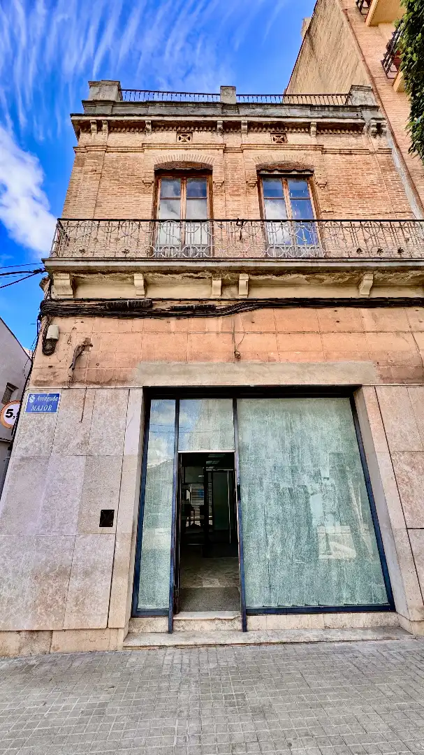 Außenansicht von Gebäude zum Verkauf in Massamagrell