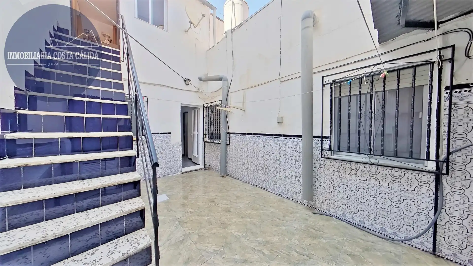 Vista exterior de Casa o xalet en venda en Águilas amb Aire condicionat, Calefacció i Terrassa