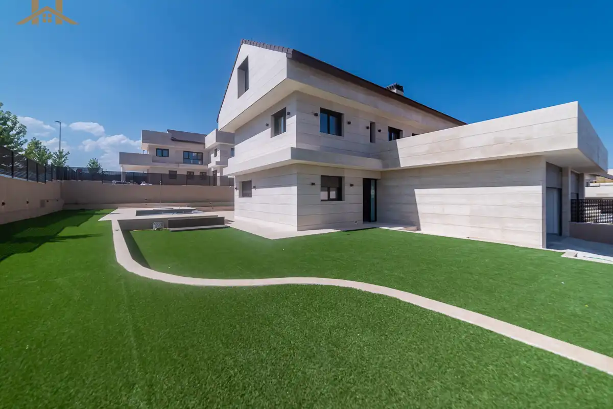 Exterior view of Houses for sale in Miraflores de la Sierra  with Heating, Private garden and Storage room