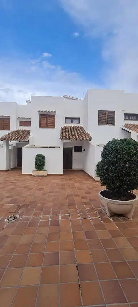 Einfamilien-Reihenhaus zum Verkauf in Alcalà de Xivert mit Klimaanlage, Terrasse und Möbliert