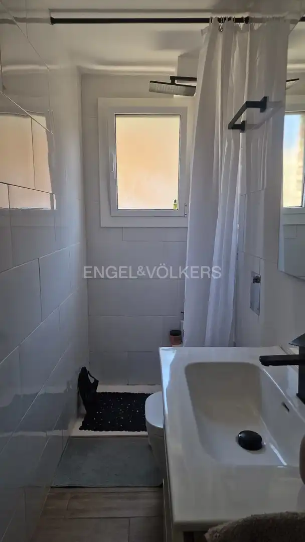 Baño de Piso en venta en Barcelona con Calefacción y Balcón