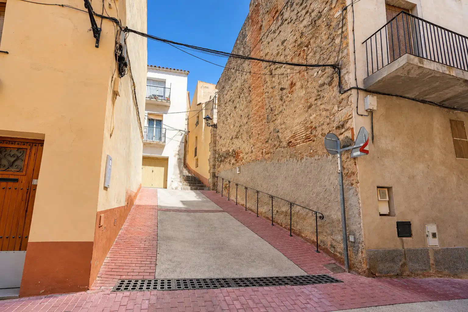 Vista exterior de Casa adosada en venda en Figuerola del Camp, Tarragona